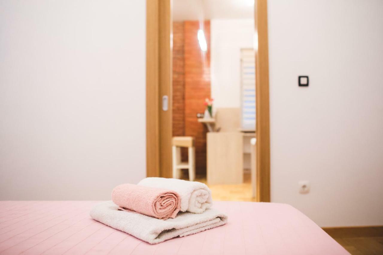 Clyra Apartment City Centar ซาเกร็บ ภายนอก รูปภาพ