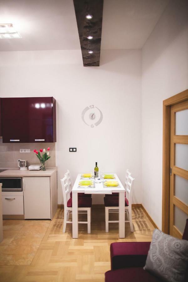 Clyra Apartment City Centar ซาเกร็บ ภายนอก รูปภาพ